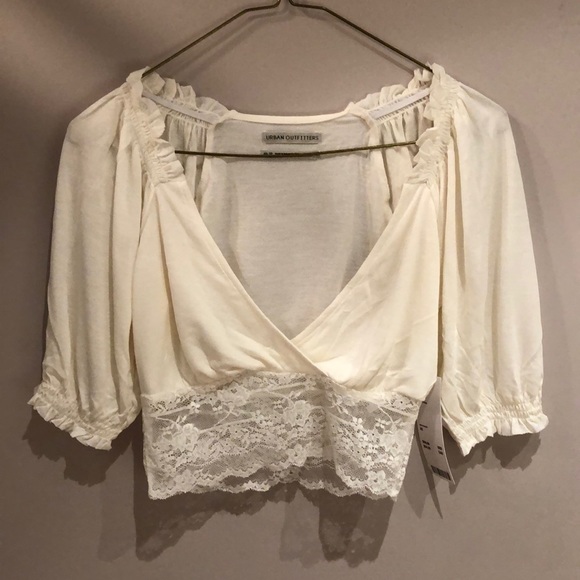 ✨BRAND NEW✨ Urban Outfitters Plunging Cropped Top - Picture 3 of 6